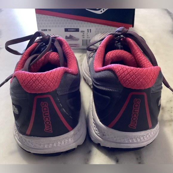 Saucony size 11 Women’s Running Shoes pink and silver Style S10350-2 - Picture 8 of 16